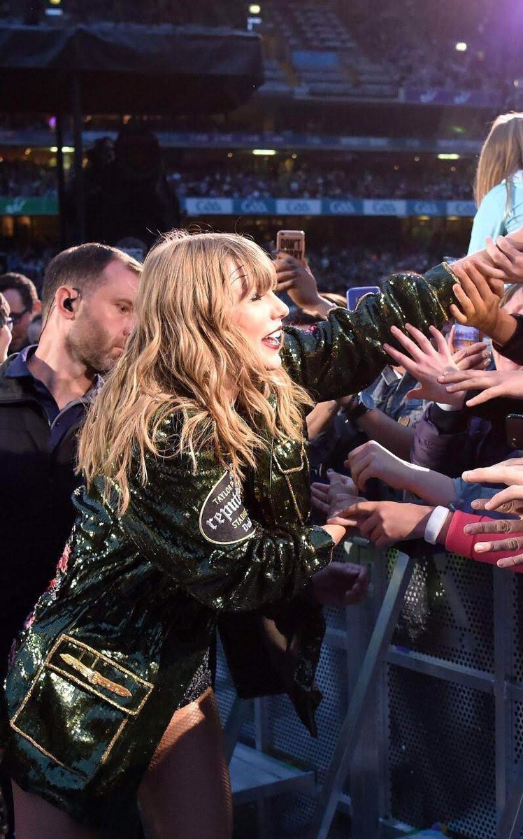 Taylor Swift being cute as hell, a thread 