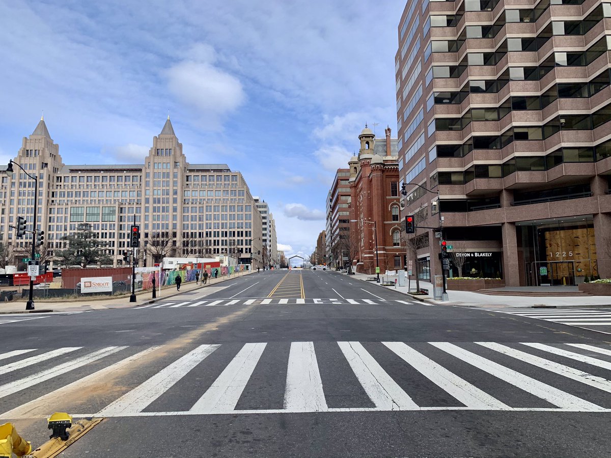 I can’t emphasize how surreal it is for there to be NO traffic in the heart of Washington, DC 28/