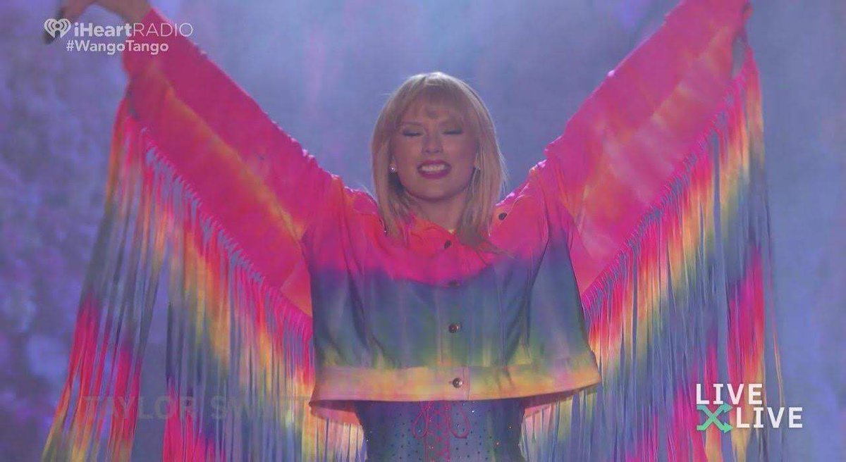 Taylor Swift being cute as hell, a thread 