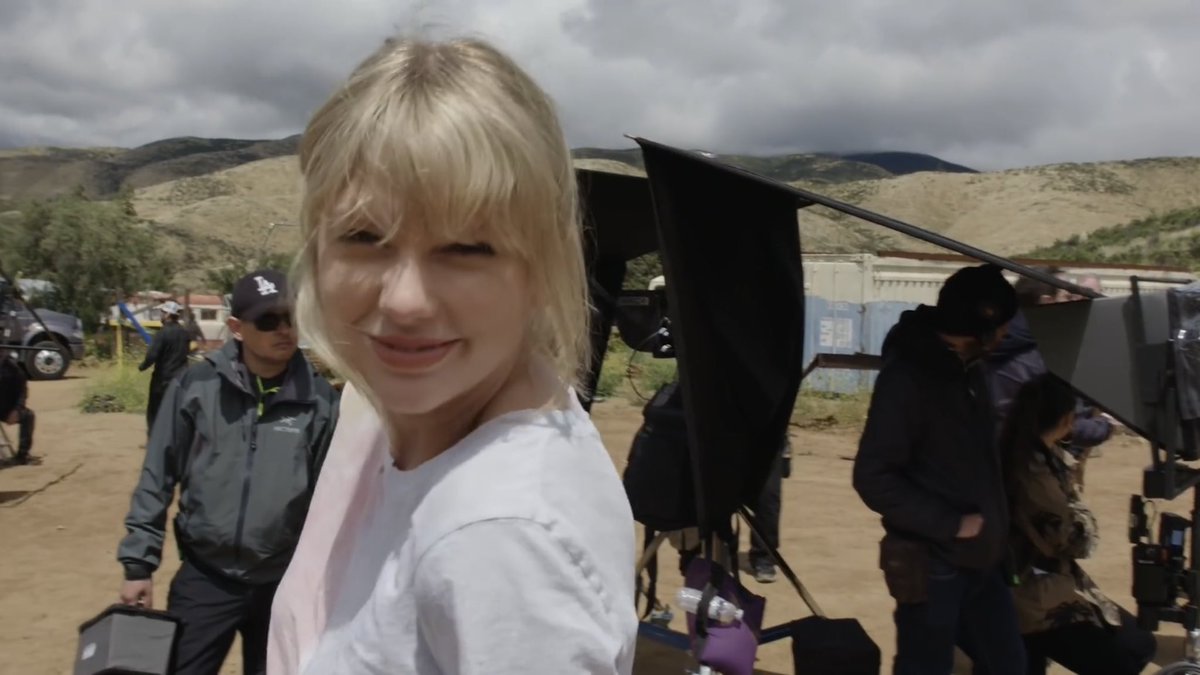 Taylor Swift being cute as hell, a thread 