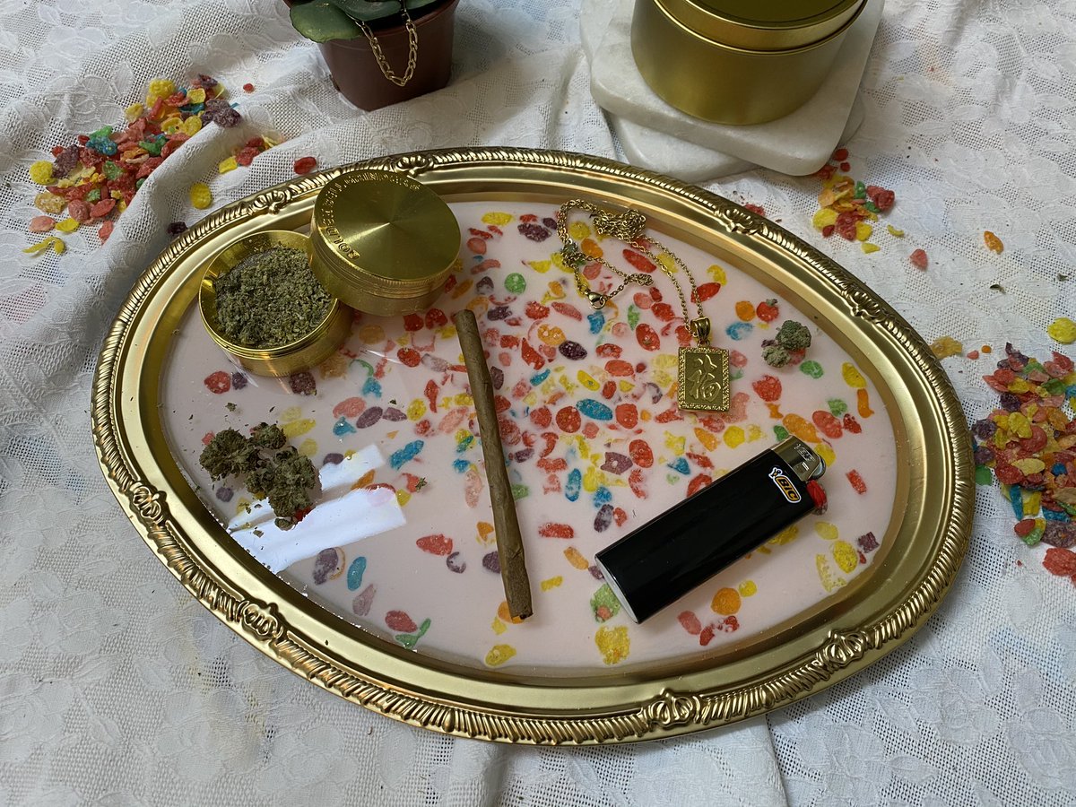 drawntosenia's tweet photo. Cereal high af when you good. https://t.co/554CSL4Yjo