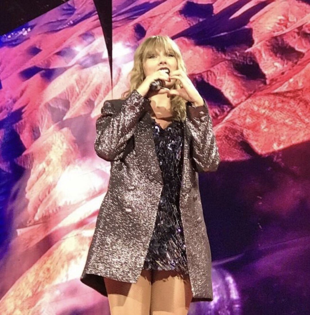 Taylor Swift being cute as hell, a thread 