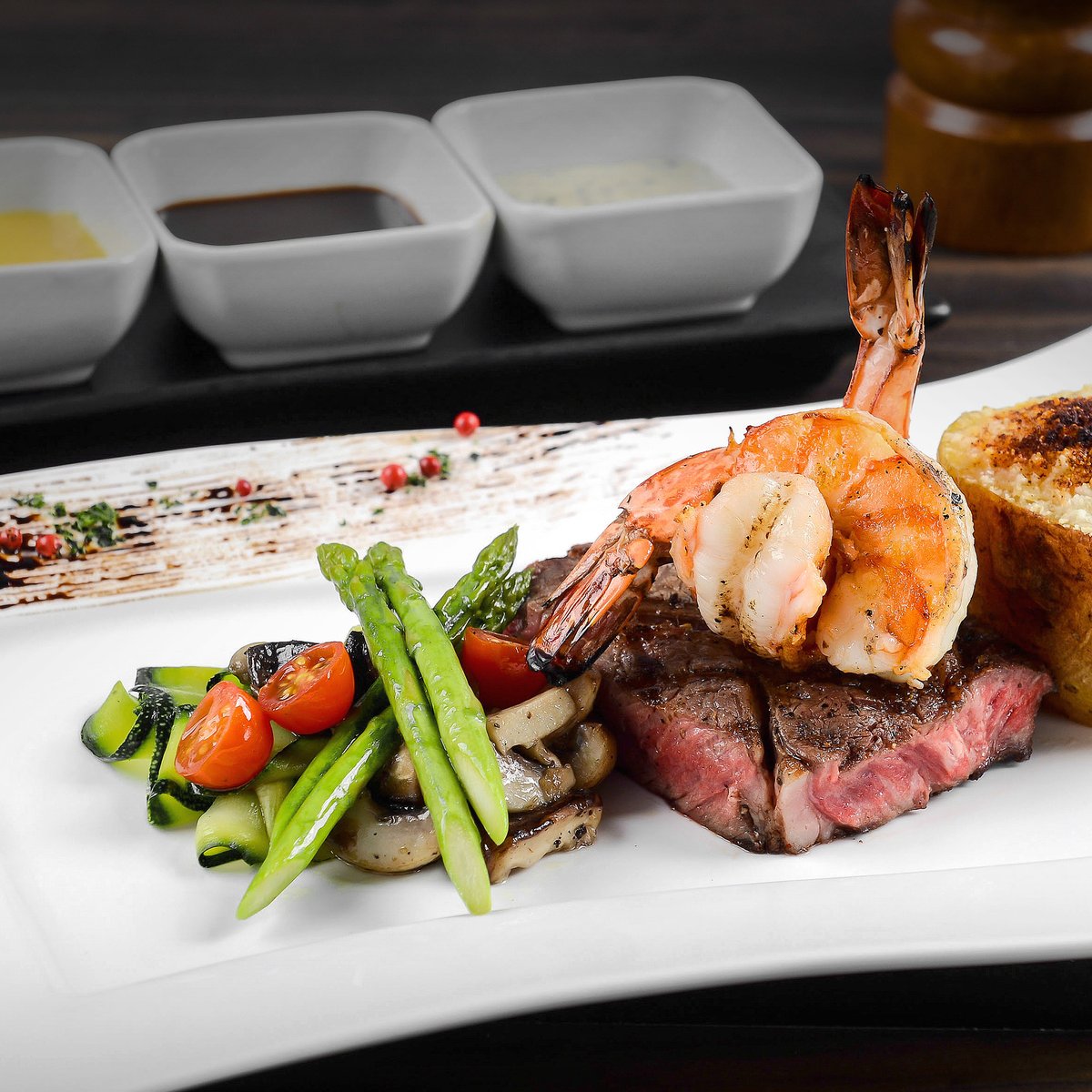 TDLCI's tweet photo. Celebrations at home have become the new norm. Choose from a wide selection of salads, pastas, seafood &amp; sumptuous steaks from @DiscoverySuites and have it delivered to your home.

For orders and inquiries, call (+632) 7719 8888. 

View the full menu here: https://t.co/xlMrbjhHCg https://t.co/HckrlQB1AF