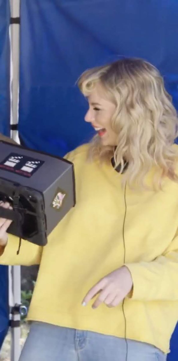 Taylor Swift being cute as hell, a thread 