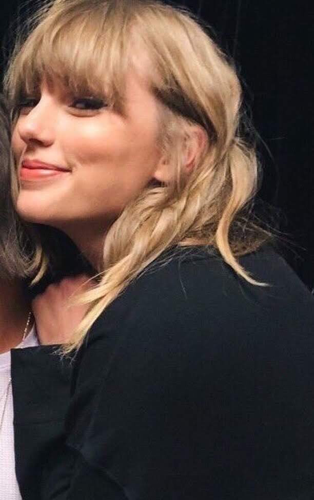 Taylor Swift being cute as hell, a thread 