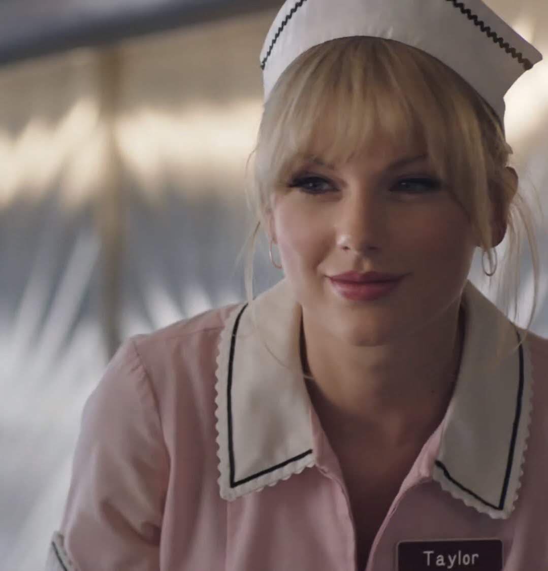 Taylor Swift being cute as hell, a thread 