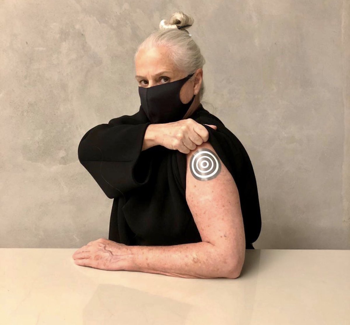 veraholtzirreal's tweet photo. BOTA 💉 https://t.co/UaQxaVjobd