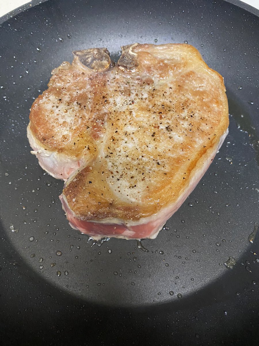 cincygreghoodin's tweet photo. Pretty , ain’t it #dinnerathome #homecooking #gettingpiggywithit https://t.co/vF4AboGHRP