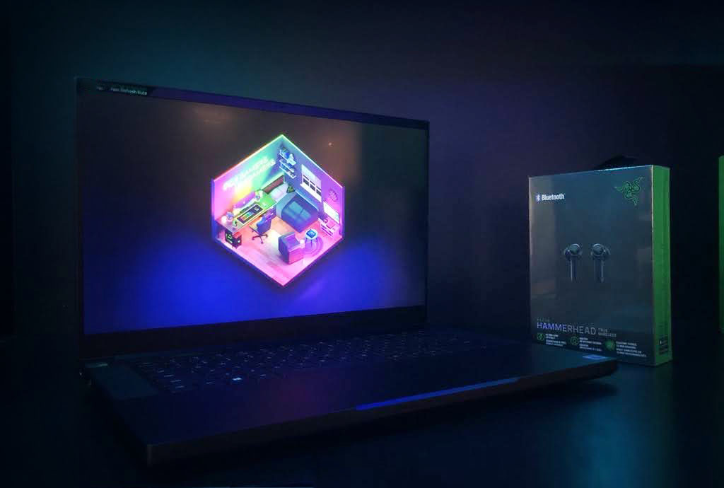 RazerStore's tweet photo. Get a FREE gift when you purchase select laptops at #RazerStoreSF and #RazerStoreLV - like this #Razer Hammerhead True Wireless!
Gift with purchase promo available until January 31st. https://t.co/XwPpAavZ2R