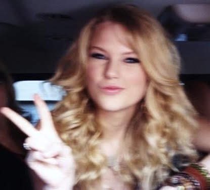 Taylor Swift being cute as hell, a thread 