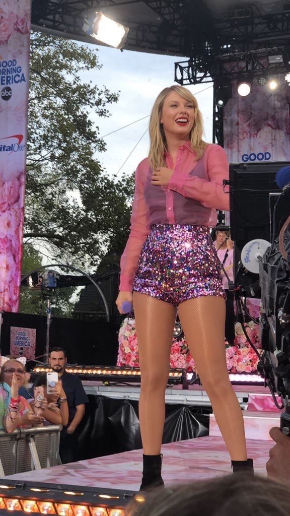 Taylor Swift being cute as hell, a thread 