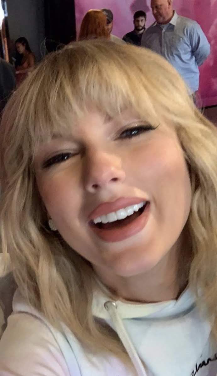 Taylor Swift being cute as hell, a thread 
