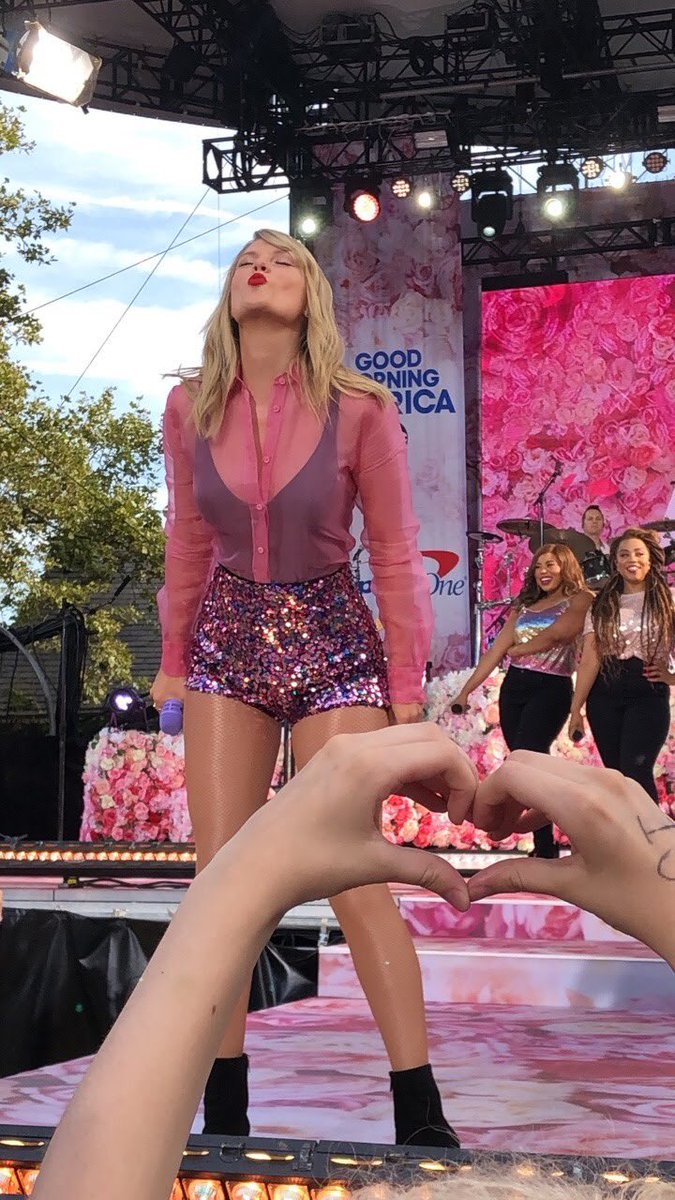 Taylor Swift being cute as hell, a thread 