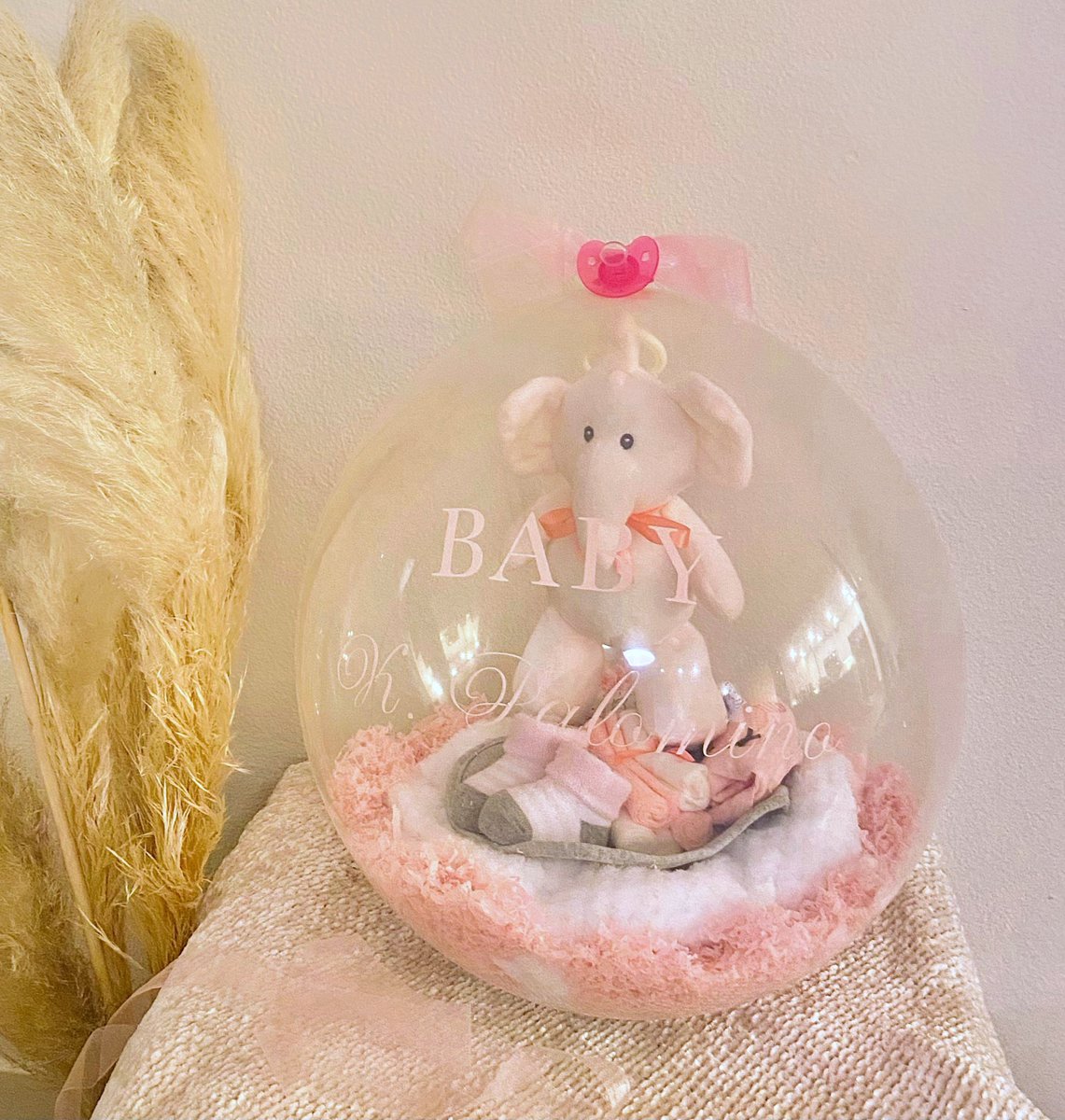 aloezehra's tweet photo. My little sister started a balloon stuffing business in the SoCal/OC area. Look at what she’s made so far! Even if it’s not for you, please like/retweet to help support a new Muslim girl owned business...and who knows? Maybe her next customer is on your timeline. 💛 https://t.co/eOkrDlebBD