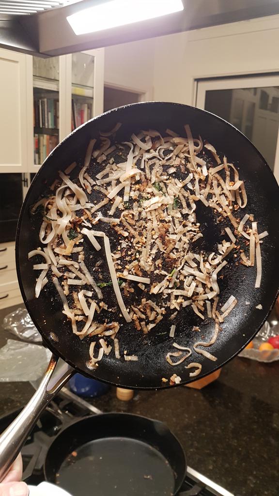 AlexBielak's tweet image. #Scanpan #Nonstick #notsomuch @OfficialSCANPAN @scanpan_usa care to comment? Or to pass onto the right folks in Canada who might address this ongoing issue.