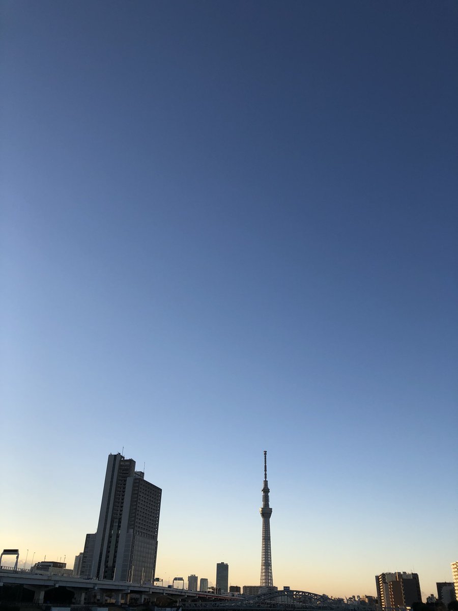 Hohtai Sido包帯公式アカウント おはようございます 本日の東京 浅草の天気は快晴です ちなみにカナダ モントリオールも今日は晴れです 今日も1日頑張りましょう N 企業公式冬のフォロー祭り 企業公式が毎朝地元の天気を言い合う