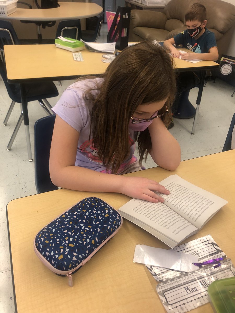 misswaldbauer's tweet photo. “Caught” reading 🥰📚 https://t.co/6u5aObB3CK
