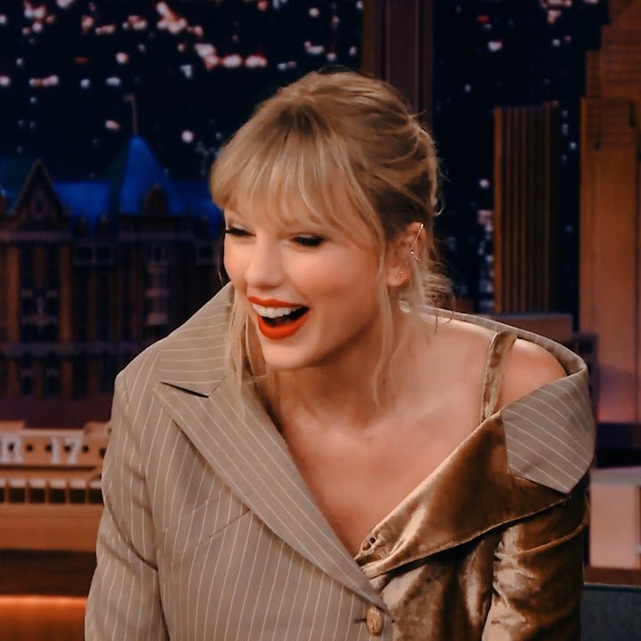 Taylor Swift being cute as hell, a thread 