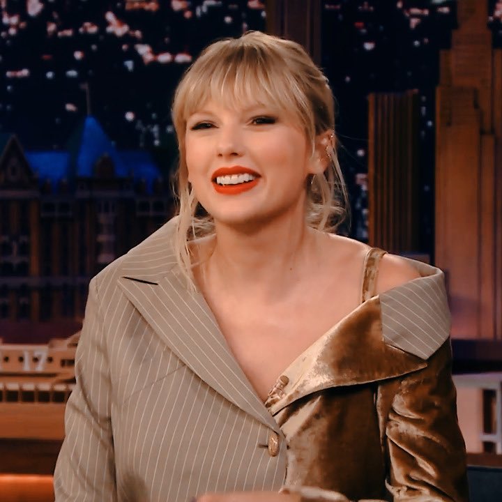 Taylor Swift being cute as hell, a thread 