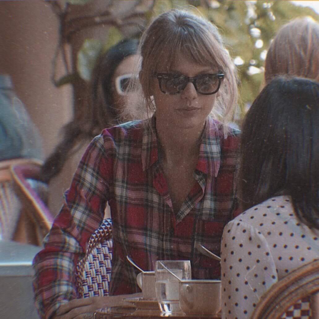 Taylor Swift being cute as hell, a thread 