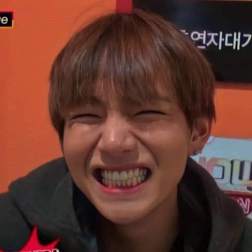 Dat15893153's tweet photo. #TaehyungYouArePerfect https://t.co/nFtrQ8lL64