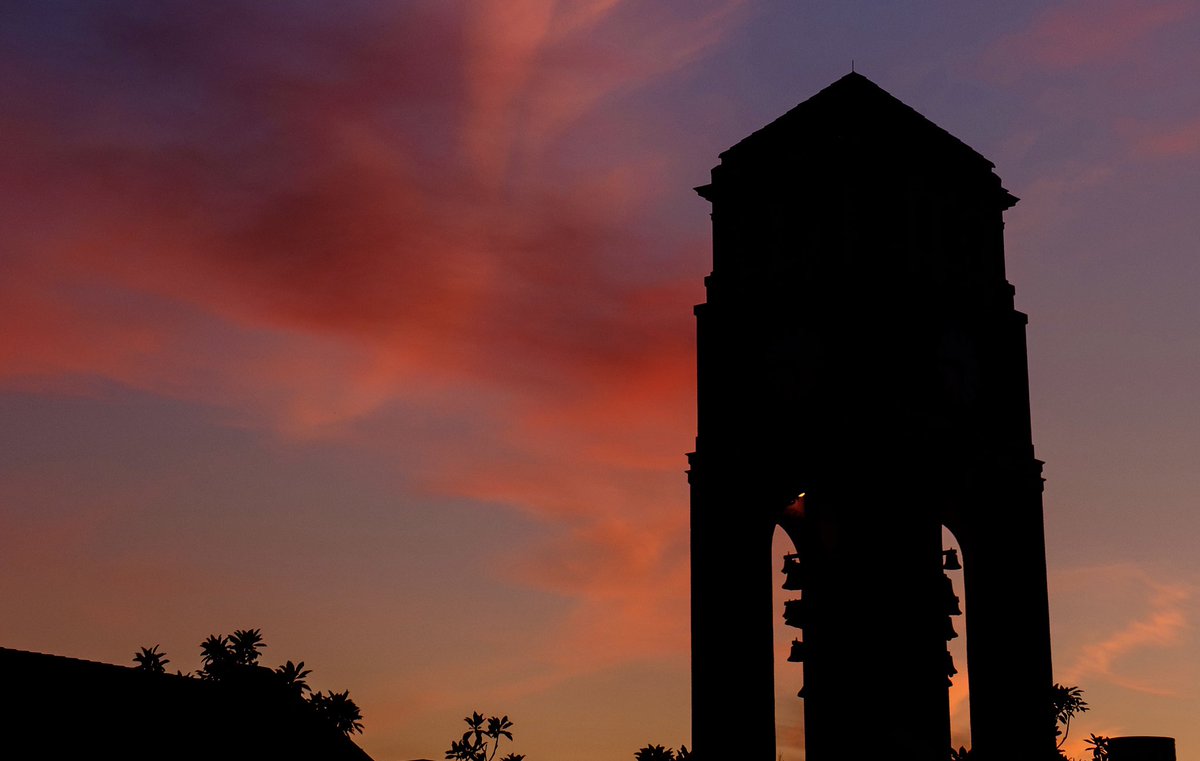 OleMiss's tweet photo. Rest well, #OleMiss. It’s a school night. https://t.co/p0cAALO9Rs