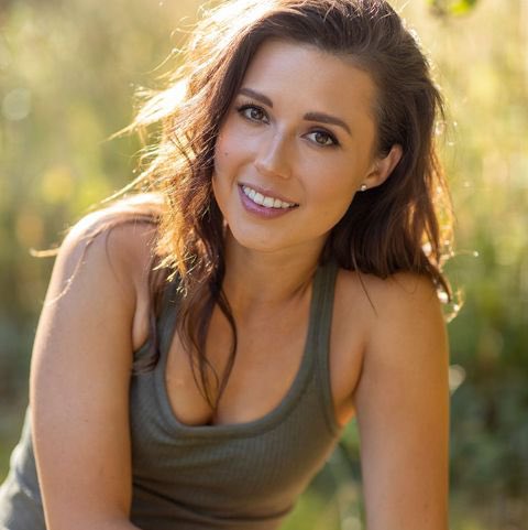 MSplittgerber's tweet photo. This woman is a QUEEN!!!! I pick her to be the next Bachelorette! 🙌 #TheBachelor https://t.co/1EitcTmI4M