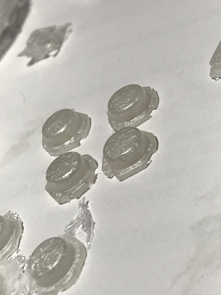 customs_sk's tweet photo. Mmmmmmm buttons #clear #resin #Nintendo #switch #customjoycon #customjoycons #NintendoSwitch #custombuttons #gaming #skcustoms https://t.co/asUXHFxOvJ
