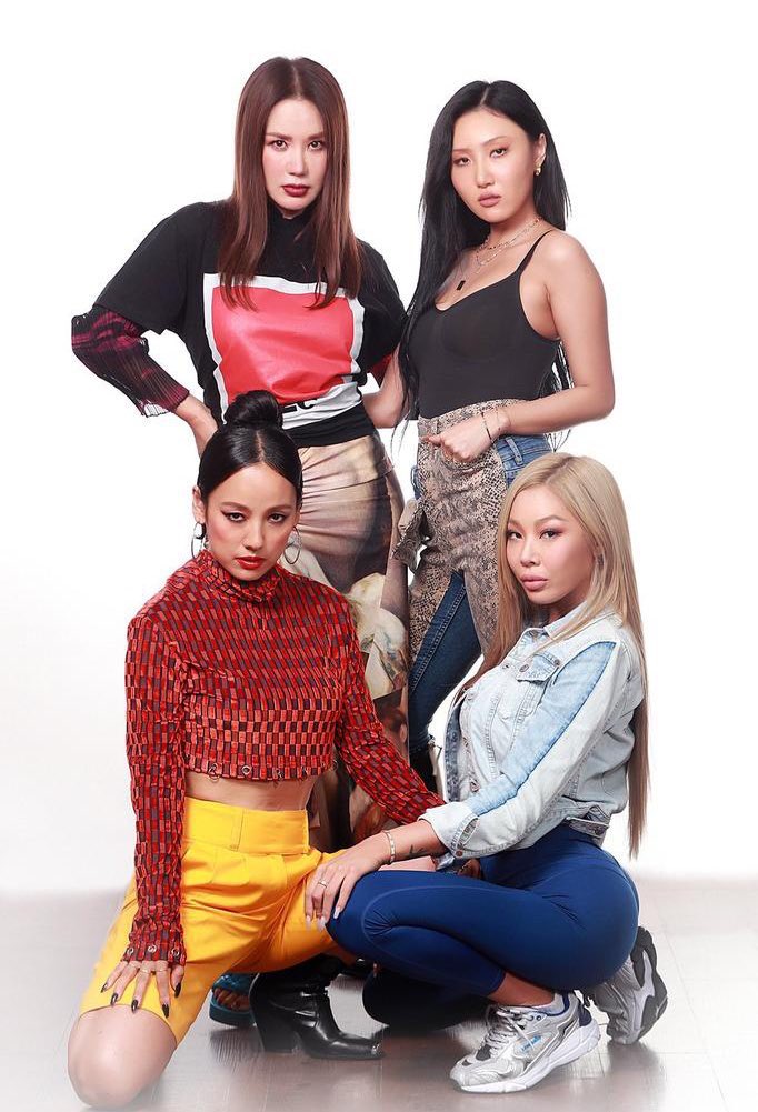 Anj_Multifandom's tweet photo. 2020 Girl Group Songs – MelOn Weekly Popularity Awards:

#1 BLACKPINK "How You Like That" (3)
#1 BLACKPINK "Lovesick Girls" (3)
#2 Apink "Dumhdurum" (1)
#2 OH MY GIRL "Nonstop" (1)
#2 Refund Sisters "DON'T TOUCH ME" (1) https://t.co/XJXlxUSvRy https://t.co/RdWYrZ0WJC