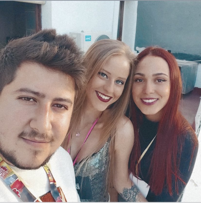 eva_24albert's tweet photo. Hoy es el cumple de una persona muy importante para mi pq a pesar de que el 2020 ha acabado siendo un año complicado, tras la cuarentena, conocí a gente muy especial y que me hizo vivir momentos inolvidables y a día de hoy me alegra saber que sigo teniéndolos.
Tq!❤️ @Davidkaixo https://t.co/Y2CwjoFM7Z