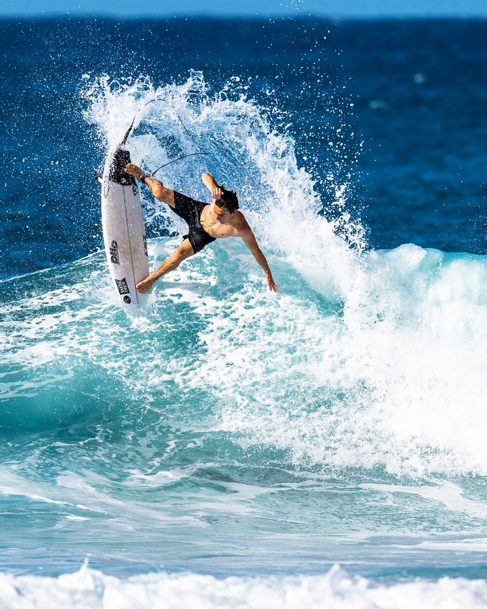 Nose down, tail up. Levi Slawson - DNA 5'7 x 18 3/8 x 2 1/4
📸 @badboyryry_

dhdsurf.com/dna