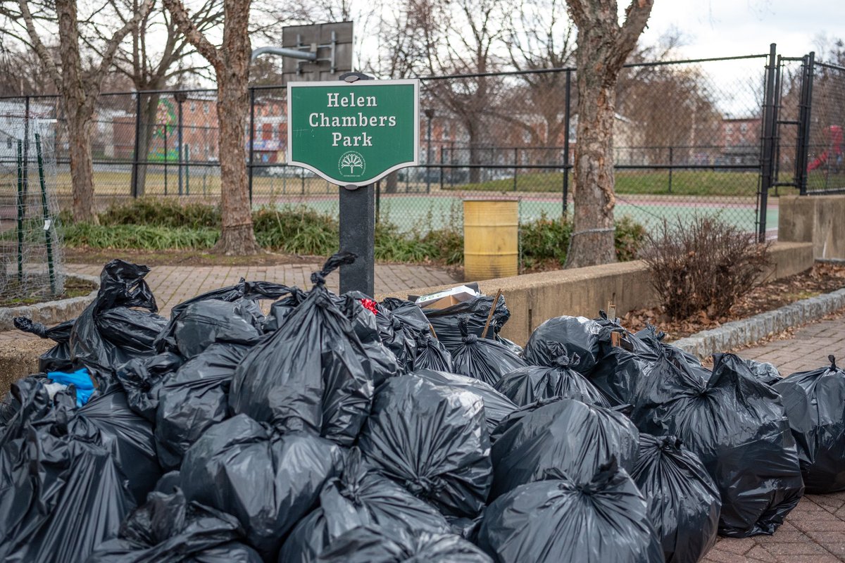 BrandonBolinski's tweet photo. MLK Day Clean Up in Wilmington, DE https://t.co/QT0Tu5a4Et