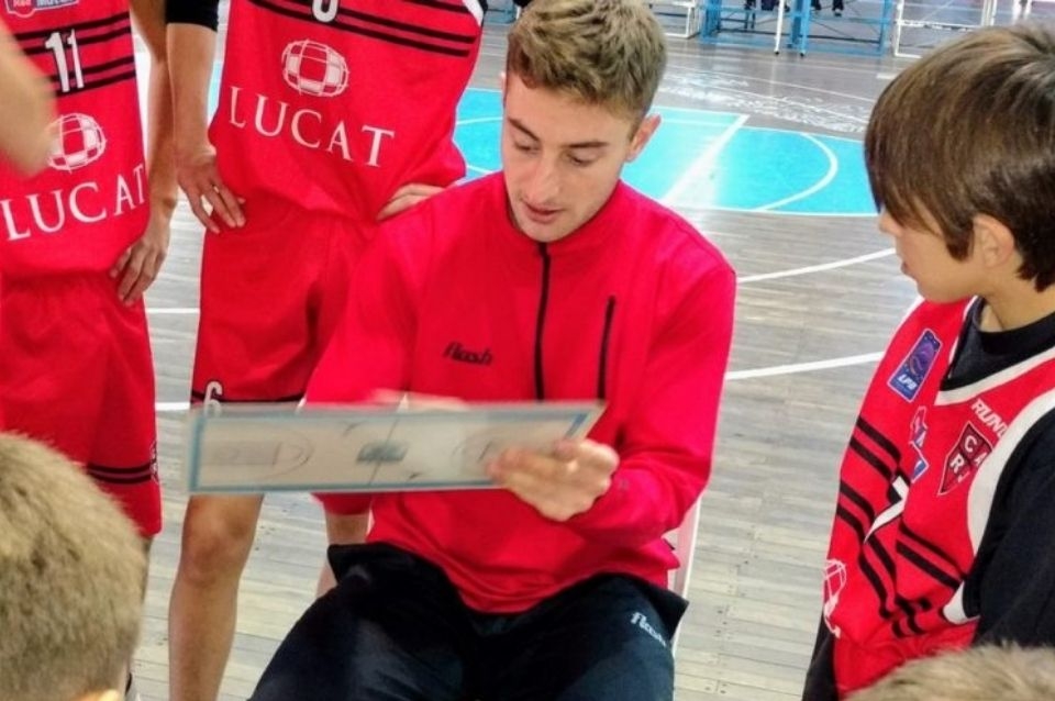 🏀🏀🎤🎧 Al aire Freddo Milanesio flamate DT de las formativas de <a href="/ClubSanjustino/">Club Sanjustino</a>