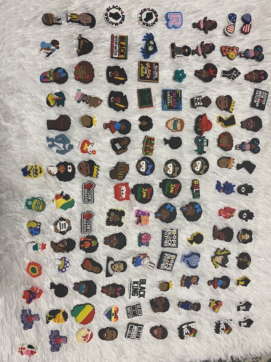 ClassicsUnique's tweet photo. New Edition✨ Shoe Charms (Crocs) ❤️ 2 for $6 ! Shipping $5 #ShoeCharms #BlackOwnedBusiness #ComeShop #Smallbusiness My remaining inventory 🤍 https://t.co/EFtH3PDscA