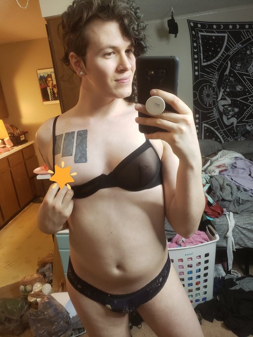 Want to see more of me? Look below ⬇️😉⬇️ https://t.co/LDdMmzhvSv