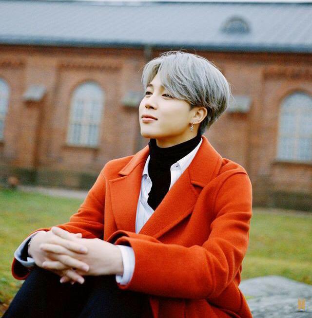 Now let me show you why this boy keeps confusing me! I doubt know if I want to put him in my pocket or swoon in shock!   #BTSARMY  @BTS_twt