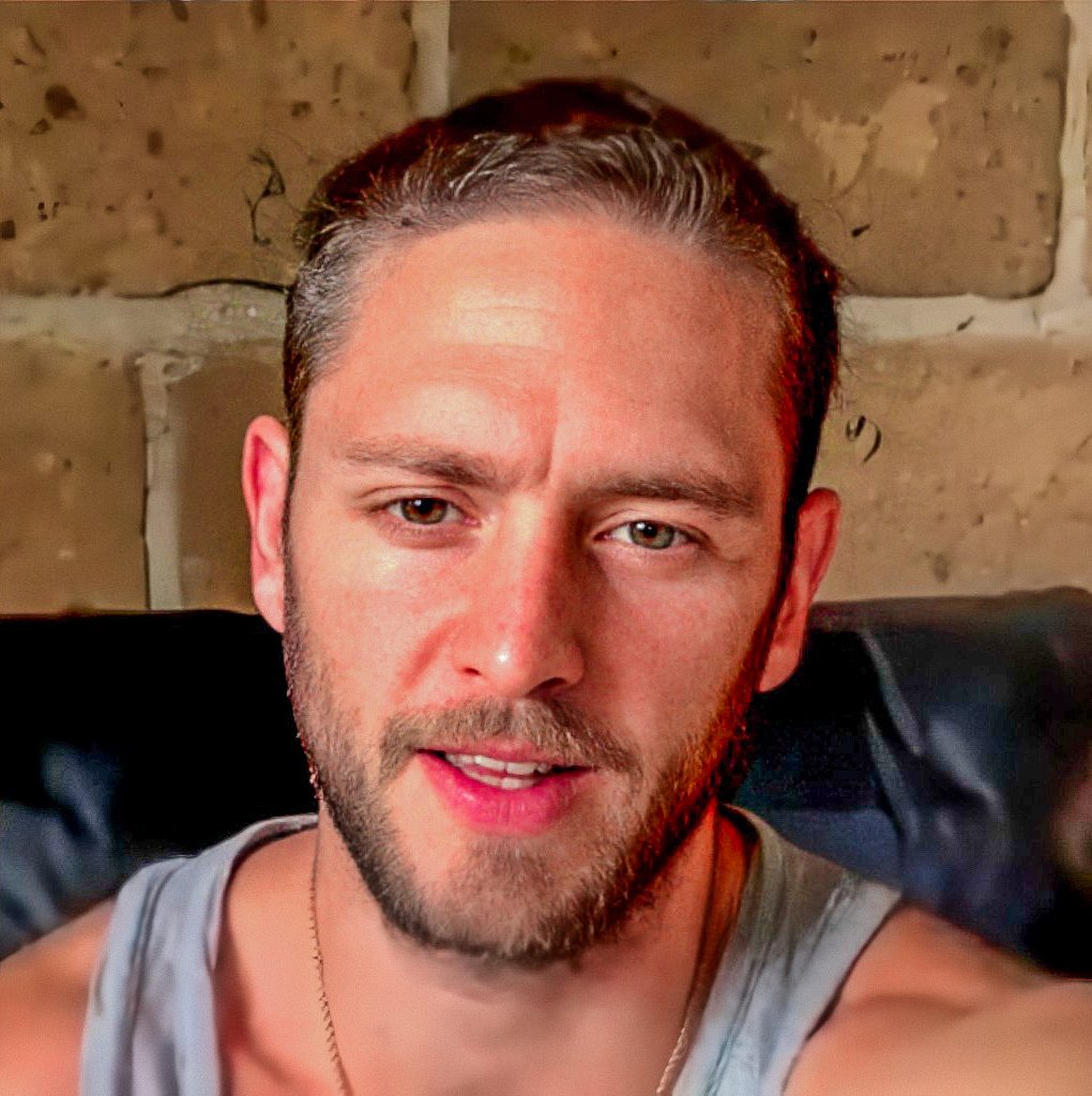 BelUckAr's tweet photo. Brilla sol
#christopheruck https://t.co/pmWJ8FKMGO