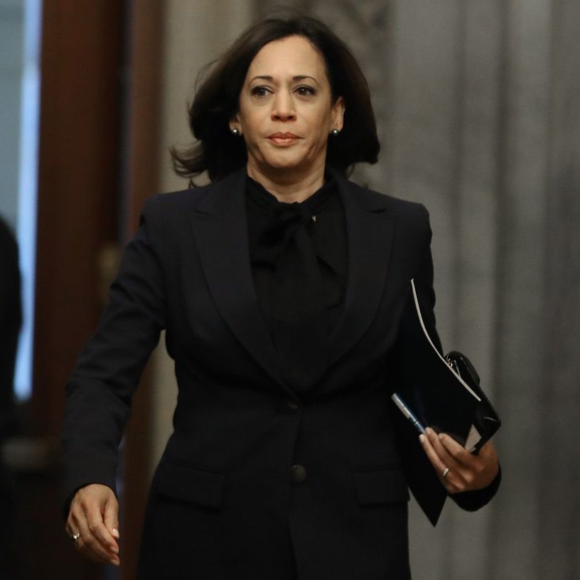 In honor of our first female Vice President,  @closethegapCA presents: Kamala Harris as feminist books, a thread: