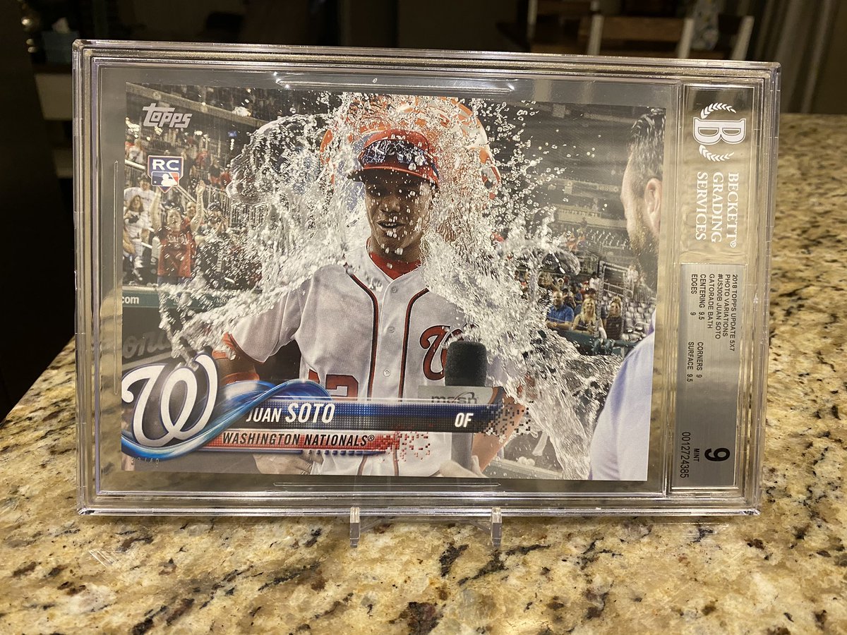 BigErmis33's tweet photo. Big mail day! These 5x7 Juan Soto SSP are a welcome addition! Base /50 and Gold /10. #gatorade #juansoto #2018ToppsUpdate @CardPurchaser https://t.co/r7hCaCOz7b