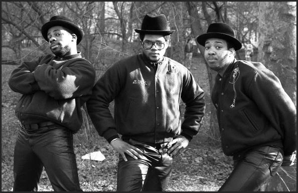 ⬇️ TODAY IN HIP-HOP ⬇️

1985: Run DMC drop their sophomore album King Of Rock

It was the first-ever rap album released on CD