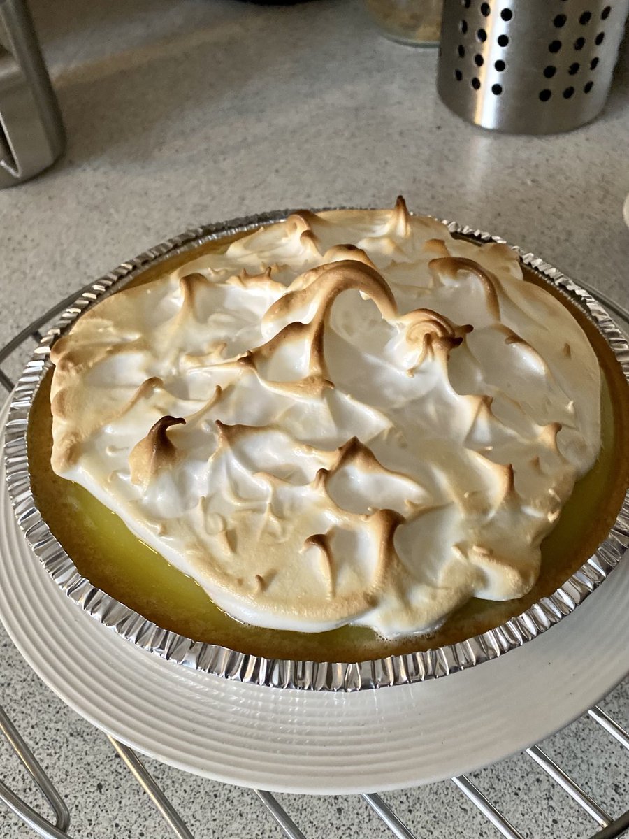 Susiebondgirl's tweet photo. Cook at home during COVID19. Dinner and dessert. @JohnTory #stayhomecookhealthy https://t.co/TPSDtw7bub