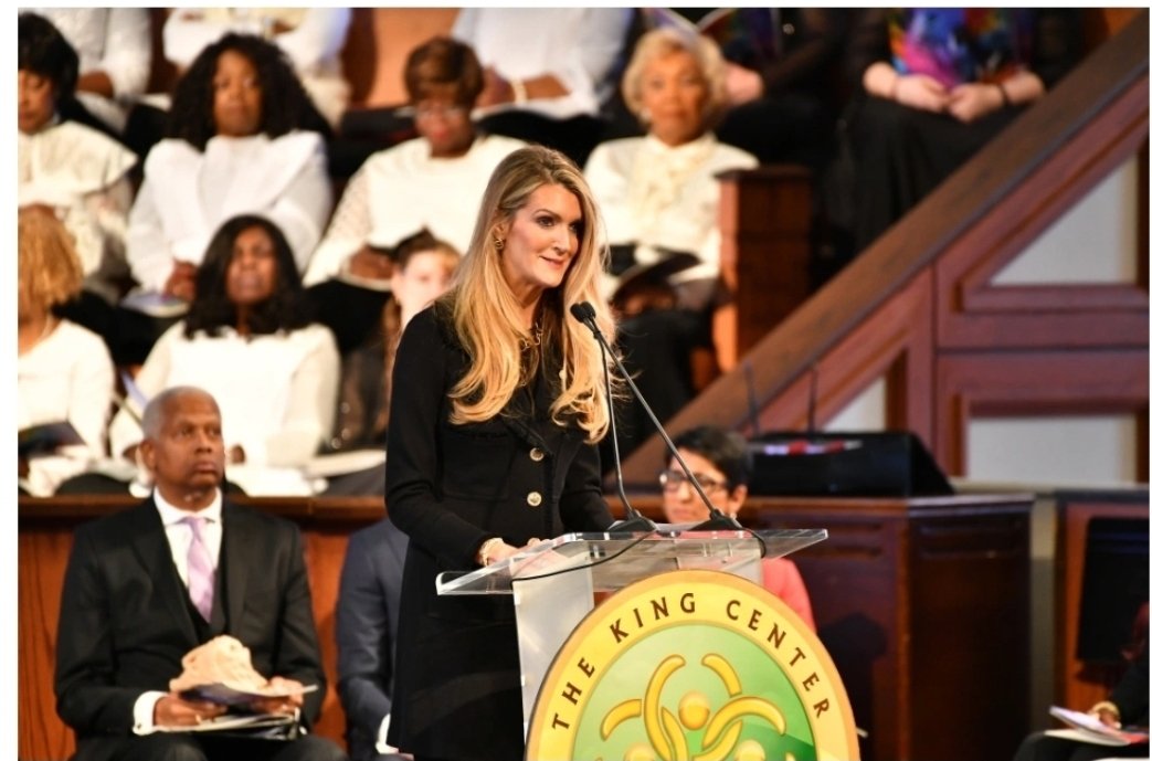 sara411's tweet photo. @kimaniiij @irony_tower_ @magi_jay @SenatorLoeffler after she stood in Rev Warnock's pulpit on MLK Day in 2019 #hypocrisy #byeKelly https://t.co/AyzXUOqzBO