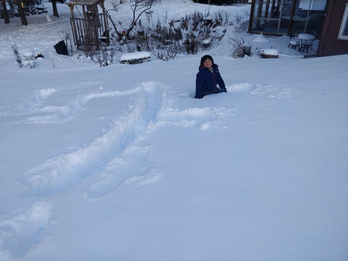 ngallagherOCSB's tweet photo. St. Catherine students are making SNOW MAZES! #dailyhealthychallenge @StCatherineOCSB https://t.co/OccaOXPluZ