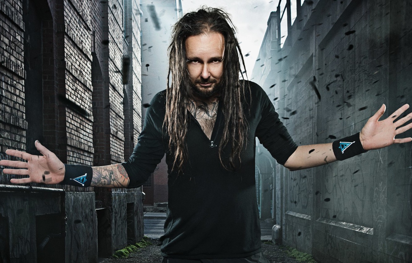 Happy birthday Jonathan Davis of 