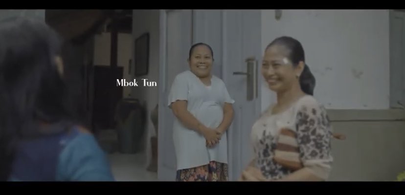 riyardiarisman's tweet photo. Menurut gue, ini sih karakter yang menghibur bgt di #FilmTelu! Salah satu serial di yutup, pakai bahasa Jawa (ada subnya kok) yg ngangkat kebudayaan lokal gitu 😂😂

Yang belum ntn bisa nih langsung cek di https://t.co/tOORktfStm 😉 https://t.co/XEI5yiYjxq