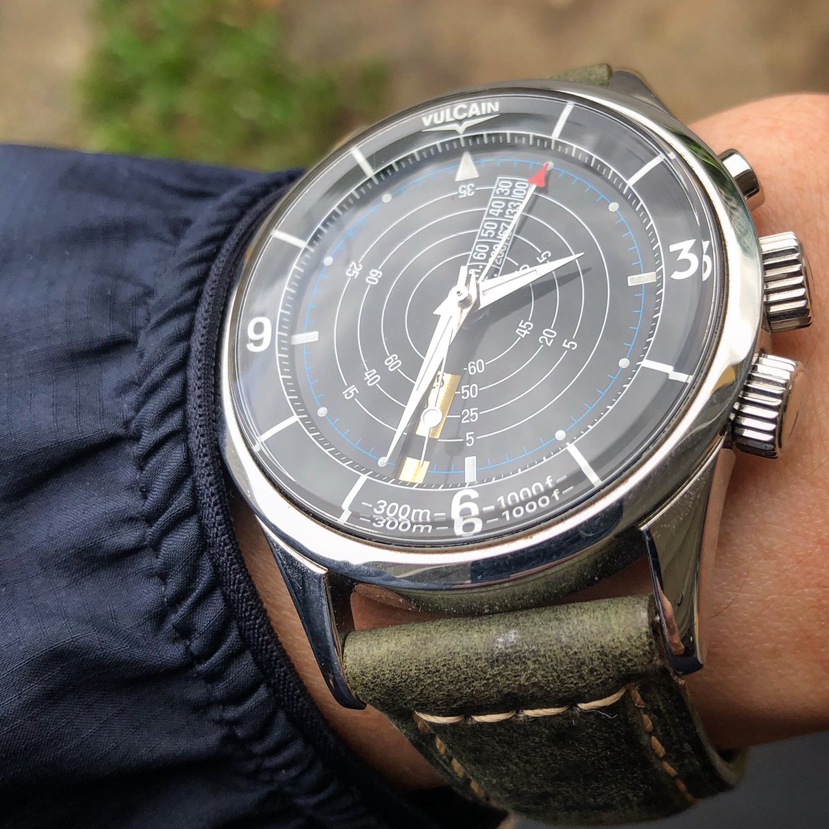 TableTopWatches's tweet photo. My stand on vintage reissues - you get to use the functions of the watch as much as you want to, without fear that it’ll shorten the lifespan of a vintage movement. https://t.co/rJhqkTT2GK
