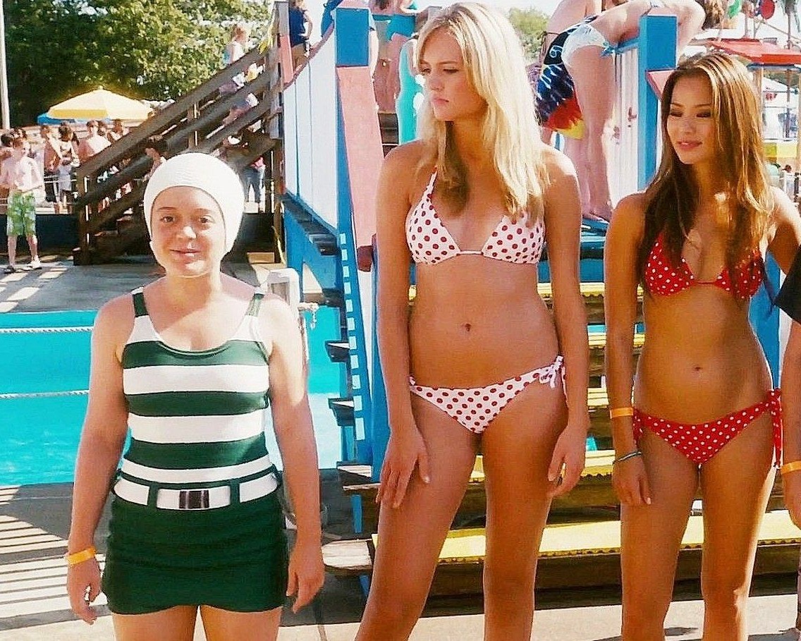 Me vs the girls on #TheBachelor who are the same age as me