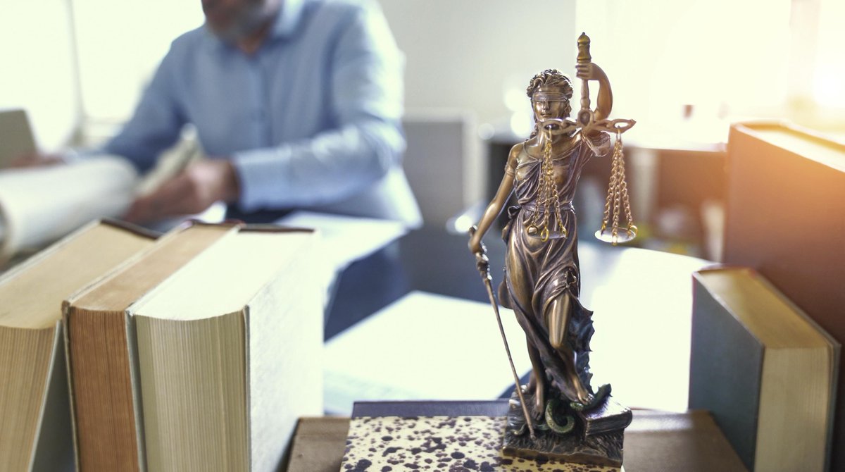 #Rechtsänderungen2021 Neues Jahr, neue Gesetze. Z.B. in Sachen #Urheberrecht. Da gibt’s ein Gesetz zur Anpassung an die Erfordernisse des digitalen #Binnenmarktes. Dein Nachschlagewerk auf einen Blick:  ihk-berlin.de/rechtsaenderun… #Presse #Verleger #Rundfunk #Kreativwirtschaft