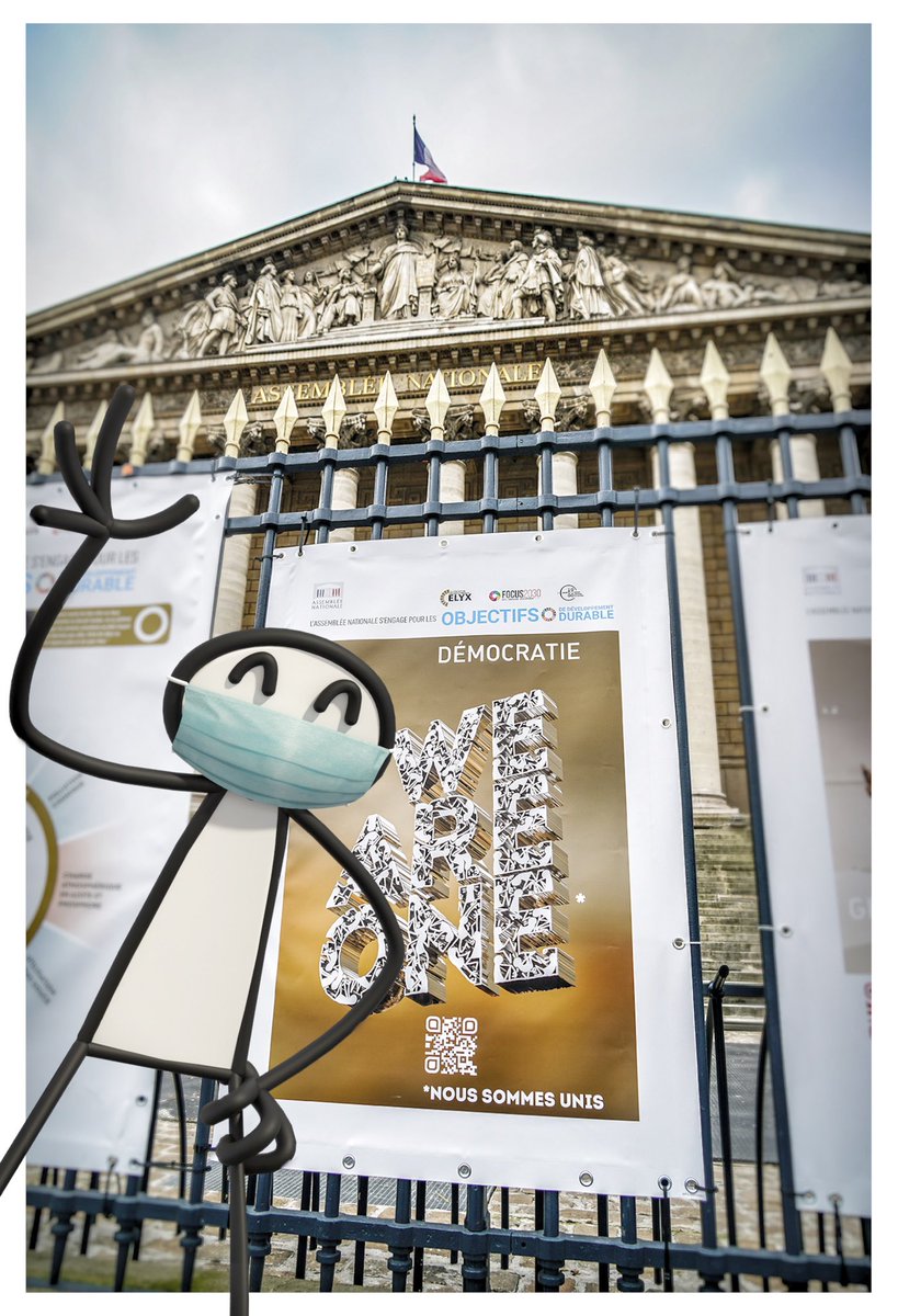 #WEAREONE est le slogan d’ELYX, Ambassadeur digital des Nations Unies depuis 2014. Soyons tous unis pour rendre le monde plus juste, plus sûr, plus solidaire et plus résilient. 
Sur les grilles de l’<a href="/AssembleeNat/">Assemblée nationale</a> 
#10TOGO #ODD 
#Beauveau #sécurité #WeAreOne