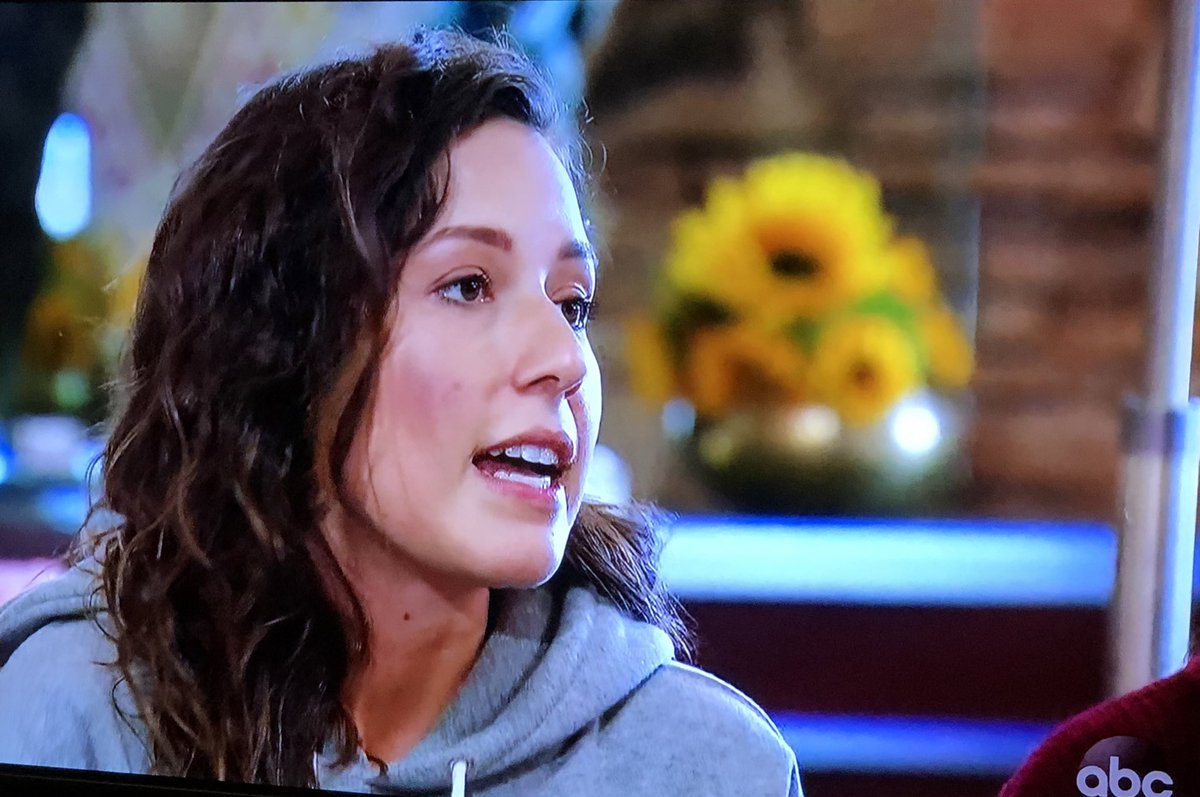 meluvmoonman's tweet photo. The real queen of the season #TheBachelor https://t.co/Gwi5H92Zv0